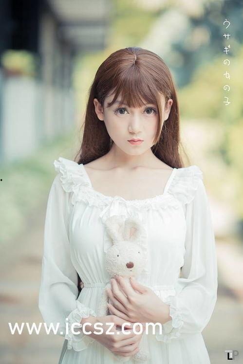 网曝黑料热门吃瓜,娱乐圈吃瓜群众狂欢,真相究竟如何?